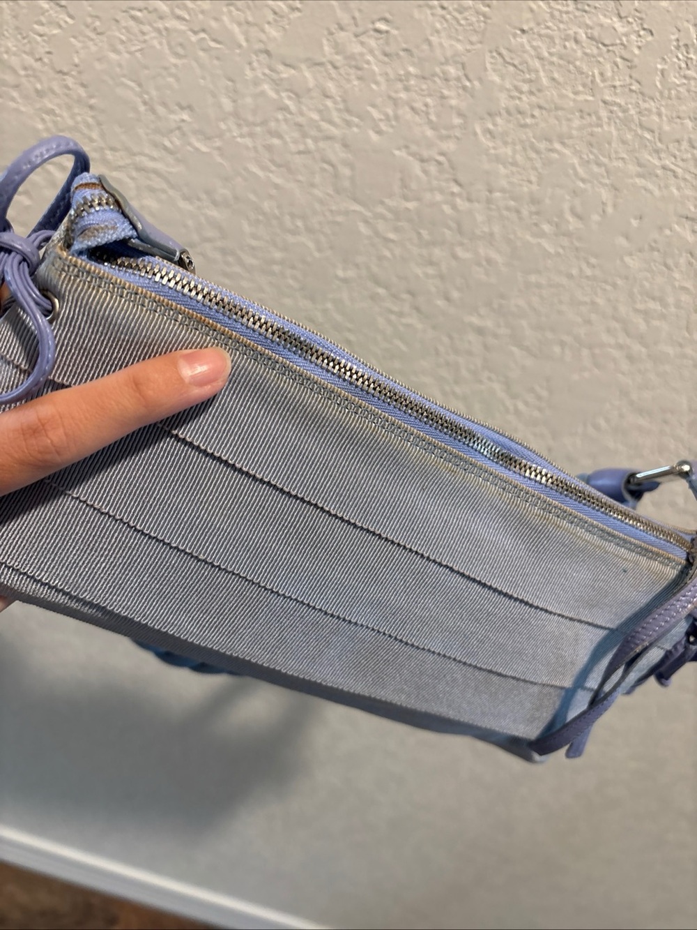 Salvatore Ferragamo Braided
Strap Blue Shoulder Bag - Picture 16 of 16